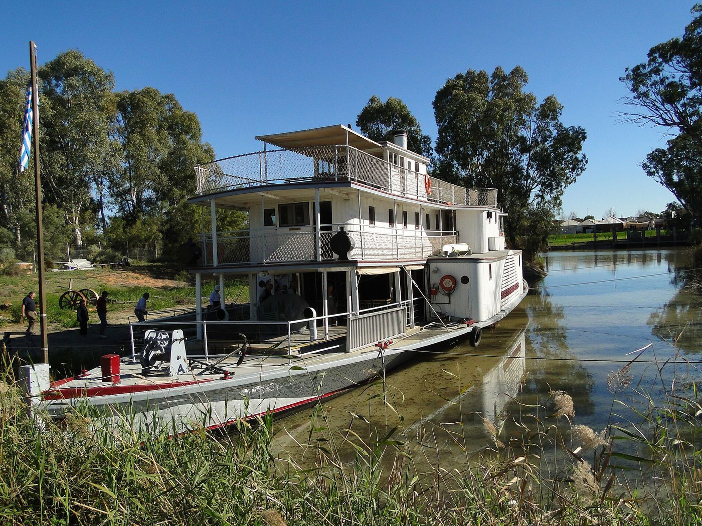 Paddle steamer Ruby on the Murray at Wentworth